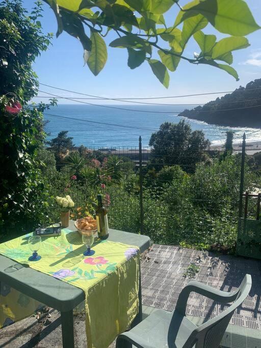 Apartamento Cozy Beach House With Nice Garden, Basic Feel Bonassola Exterior foto